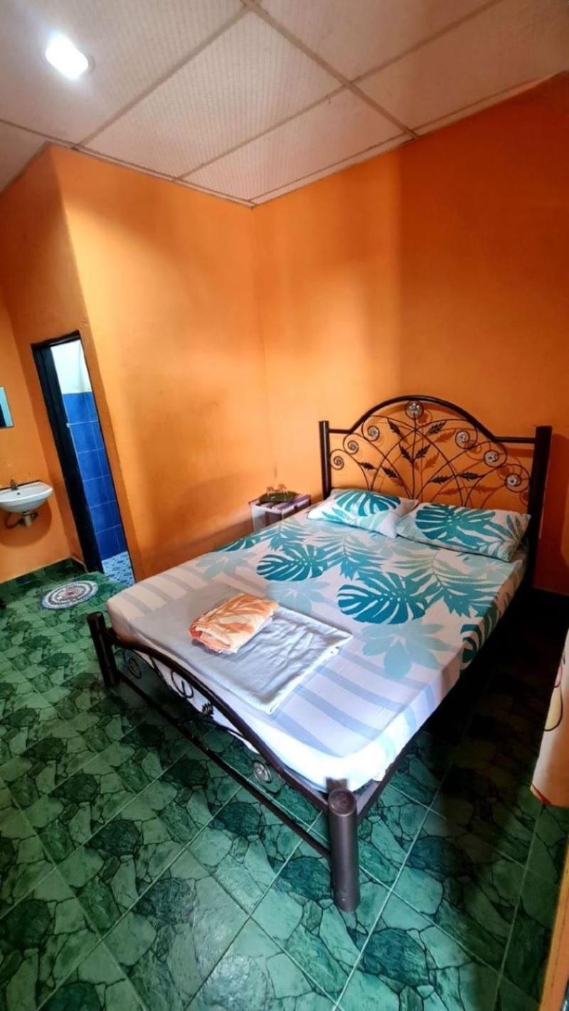 Rainbow Bed N Bfast Hostel Pantai Cenang  Exterior photo