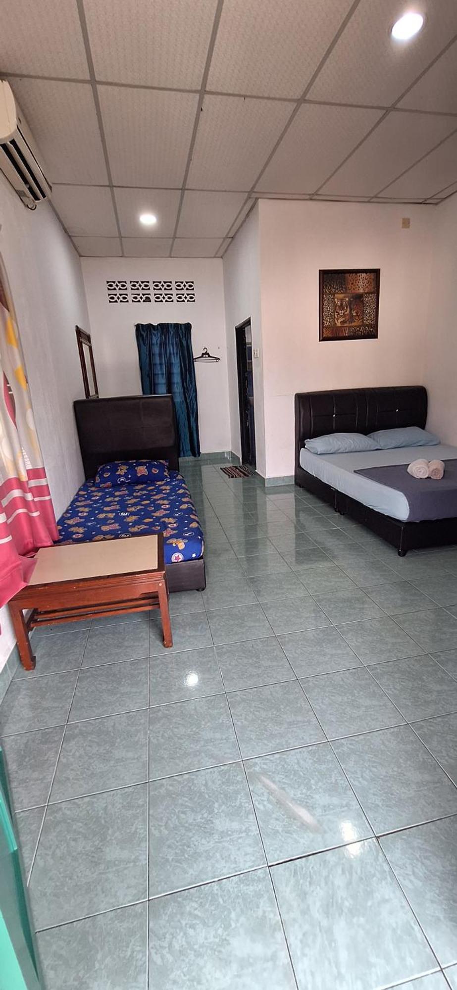 Rainbow Bed N Bfast Hostel Pantai Cenang  Exterior photo