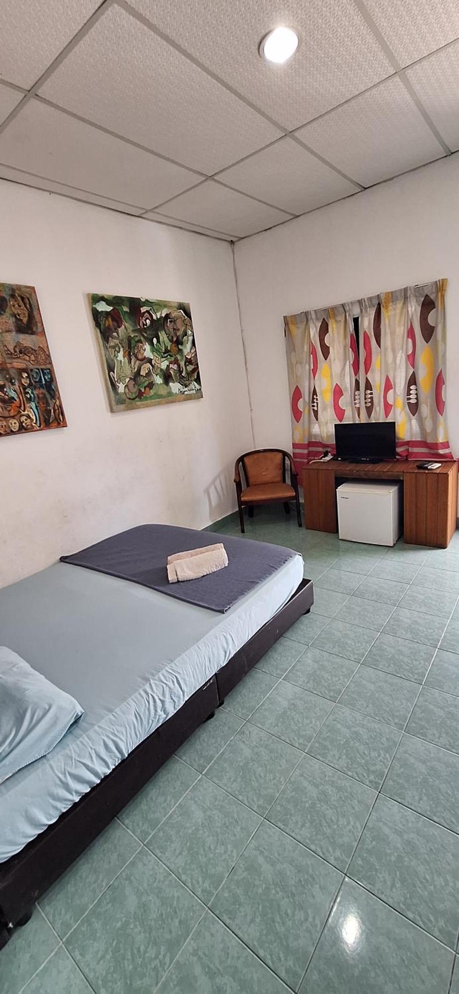 Rainbow Bed N Bfast Hostel Pantai Cenang  Exterior photo
