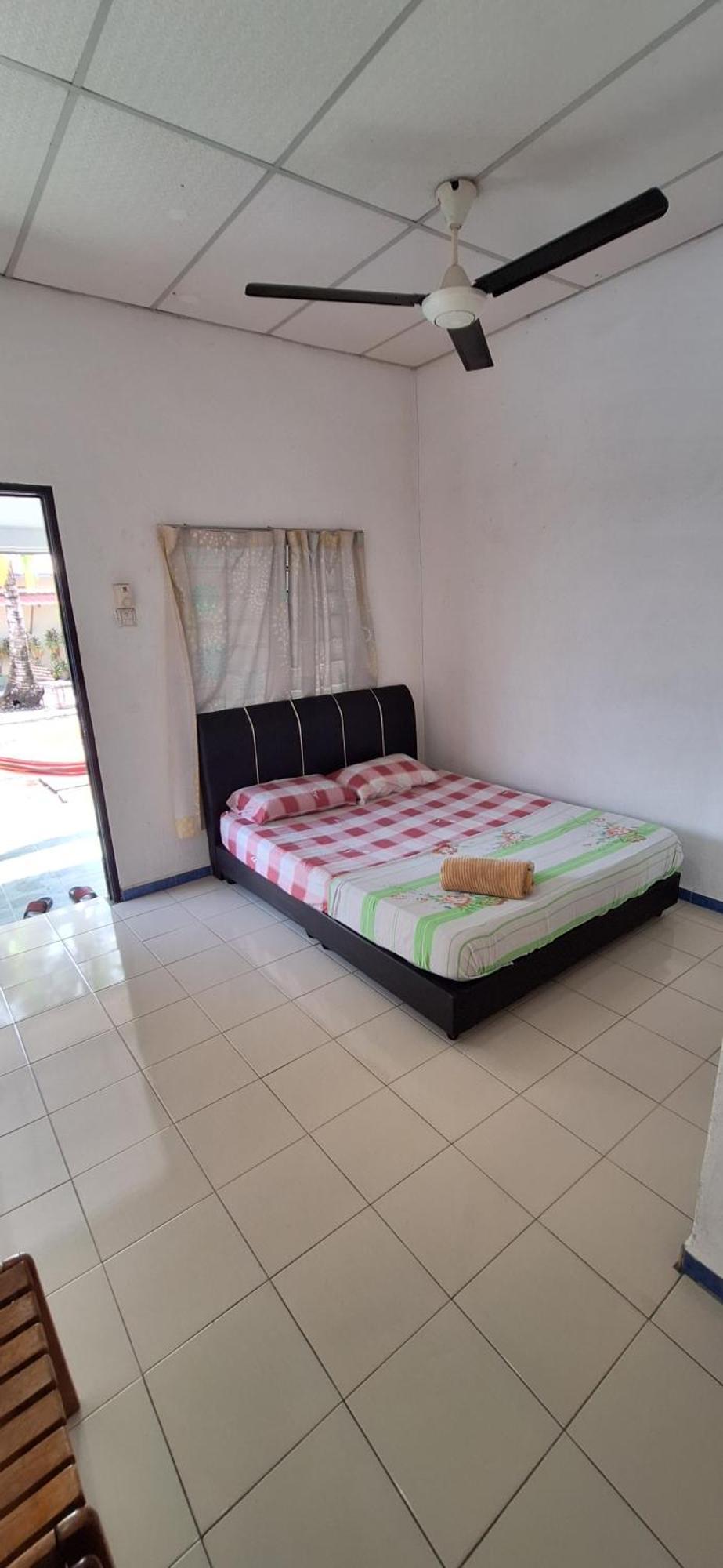 Rainbow Bed N Bfast Hostel Pantai Cenang  Exterior photo